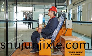 垃(la)圾抓(zhua)取設備(bei)